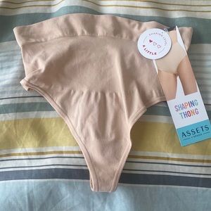 NWT shaping thong